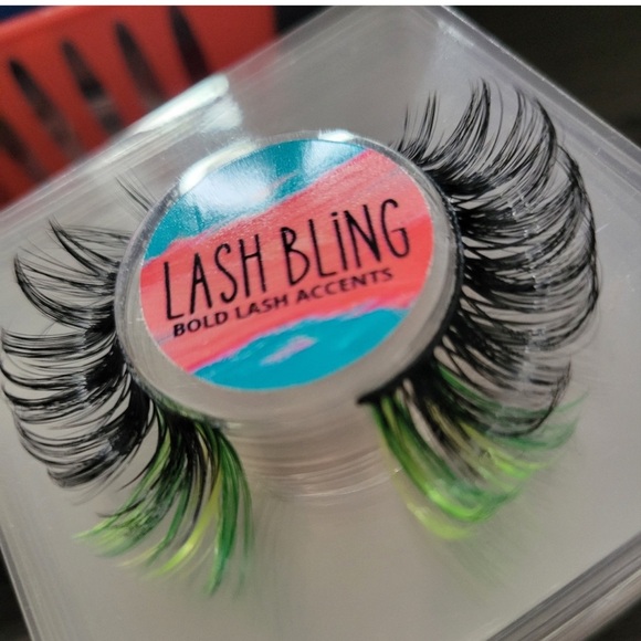 Everyday Lash Bundles - Mystery Box - Picture 11 of 16